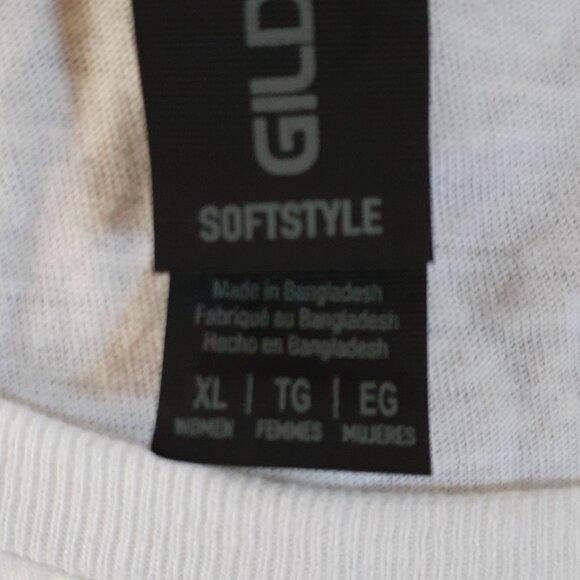 New Women's XL Raised on Old Schook Hip-Hop White T-Shirt - Picture 3 of 4